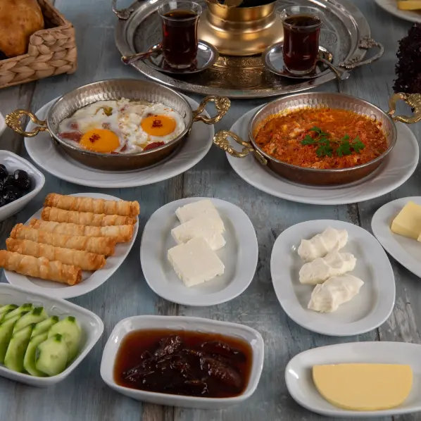 Serpme Kahvaltı (Çay ile Birlikte)