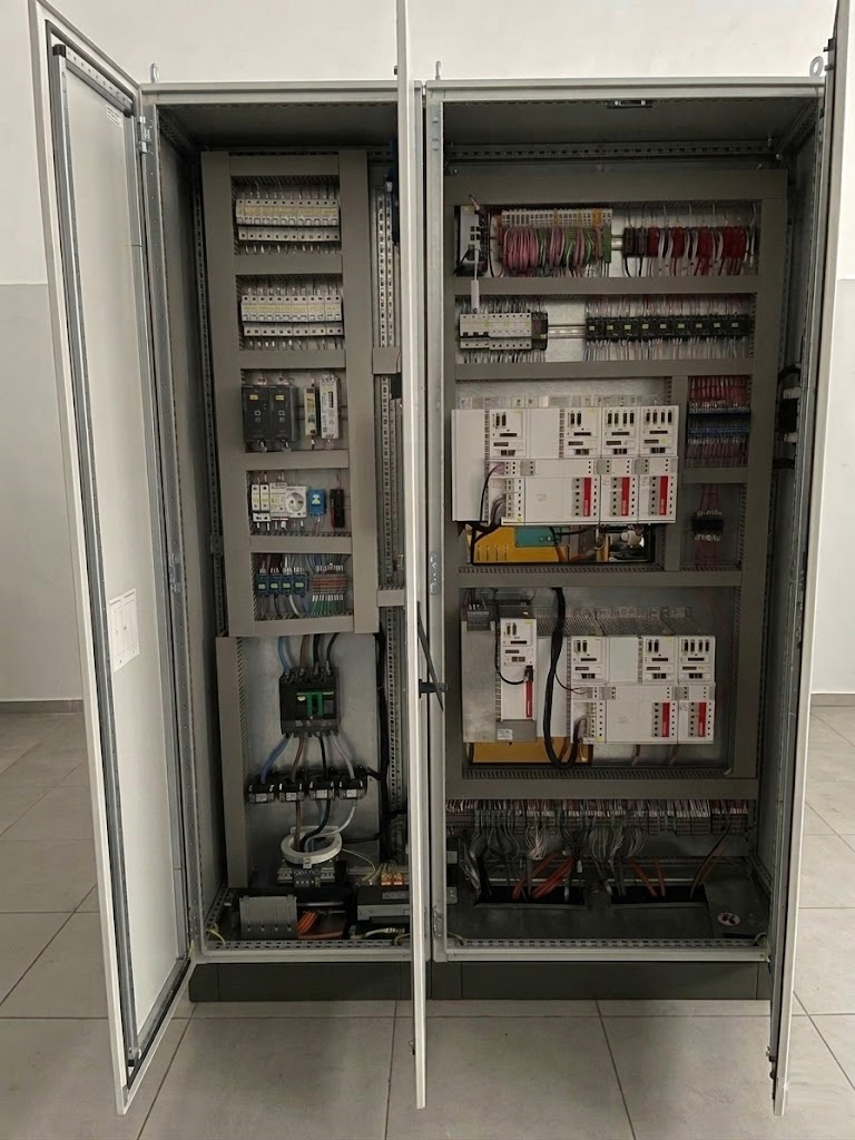 Endüstriyel Otomasyon ve Özel Makine Yazılımları Görseli